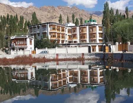 7 Days 5 Star Group Tour Package for Ladakh