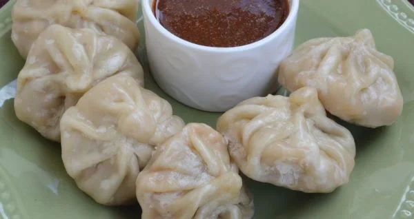 Momos Momos